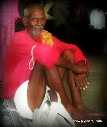 Original image from the 2012 archive post "Khwaahish....ek bhikhmange jaisi!!".
