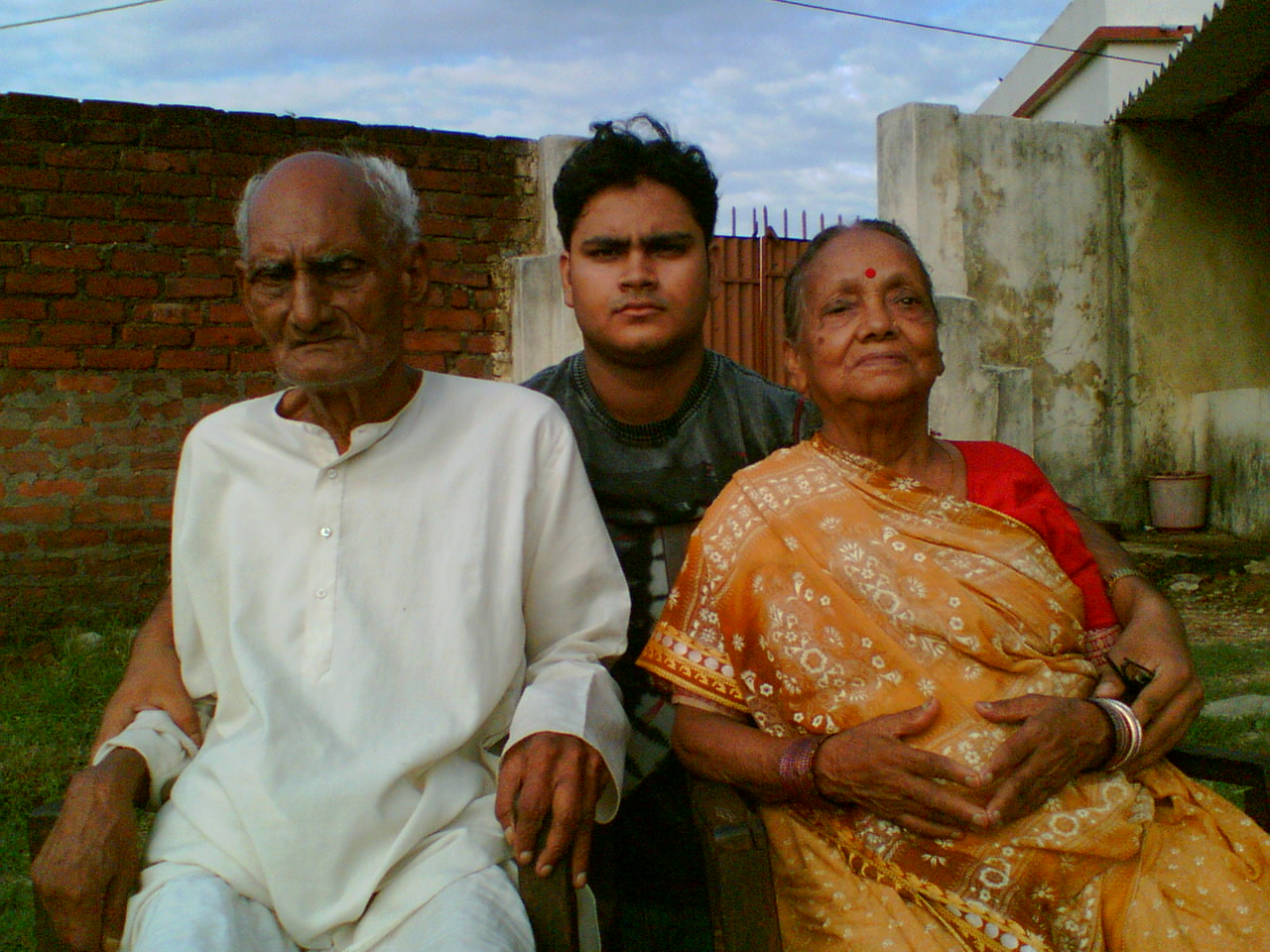 Original image from the 2008 archive post "Mere Daada daadi....".